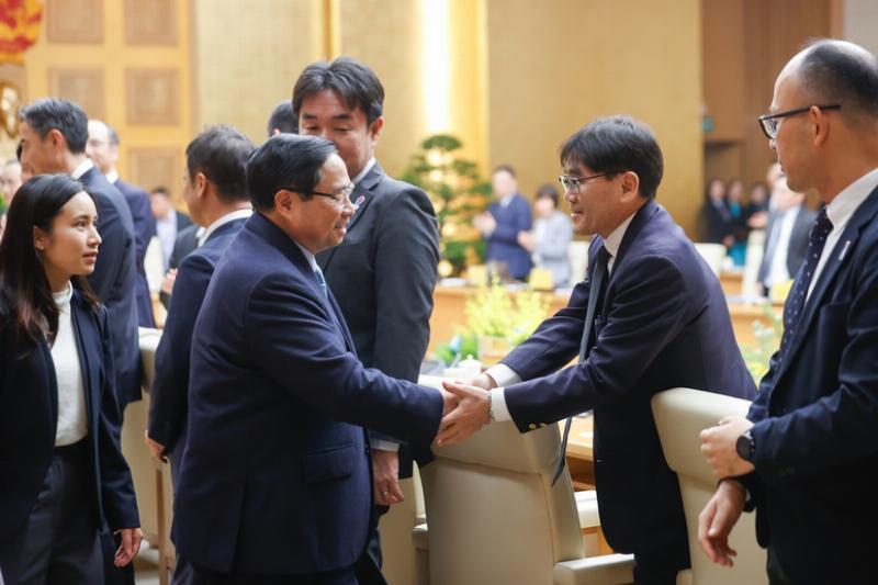 Bieu tuong minh hoa cac tru cot chinh cua hoat dong kinh te doi ngoai nhat ban gom thuong mai dau tu oda du lich